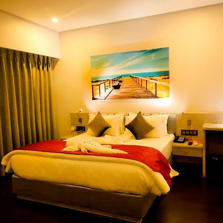 Kyriad Hotel Nashik By Othpl Zewnętrze zdjęcie
