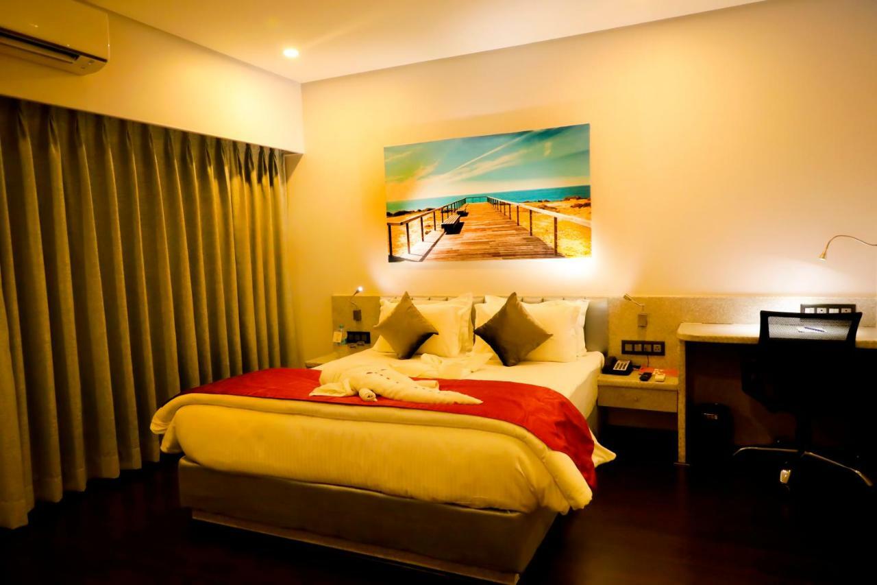 Kyriad Hotel Nashik By Othpl Zewnętrze zdjęcie
