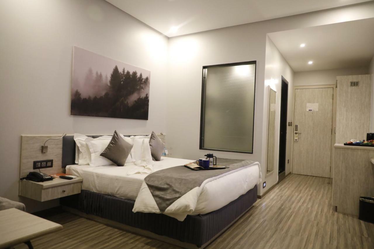 Kyriad Hotel Nashik By Othpl Zewnętrze zdjęcie