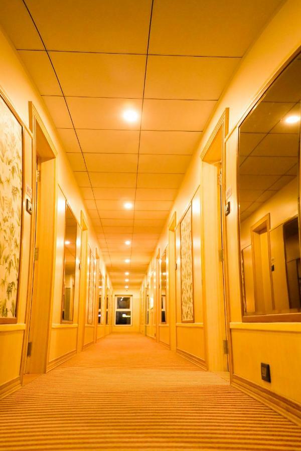 Kyriad Hotel Nashik By Othpl Zewnętrze zdjęcie
