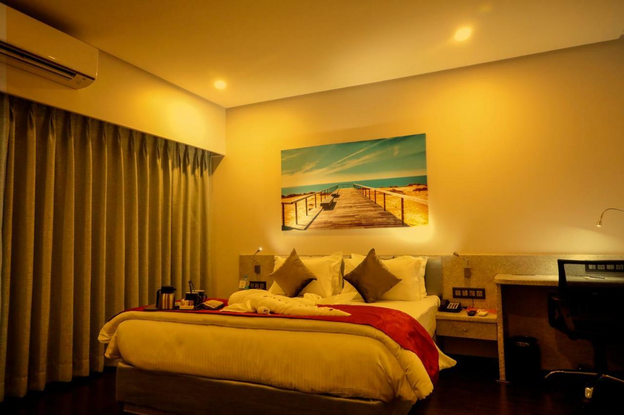 Kyriad Hotel Nashik By Othpl Zewnętrze zdjęcie