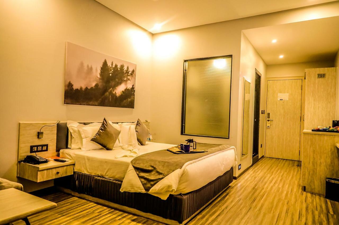 Kyriad Hotel Nashik By Othpl Zewnętrze zdjęcie